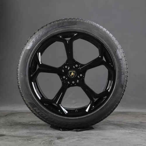 4st Lamborghini Urus 22" vinterhjul OEM - Pirelli *MOMS*