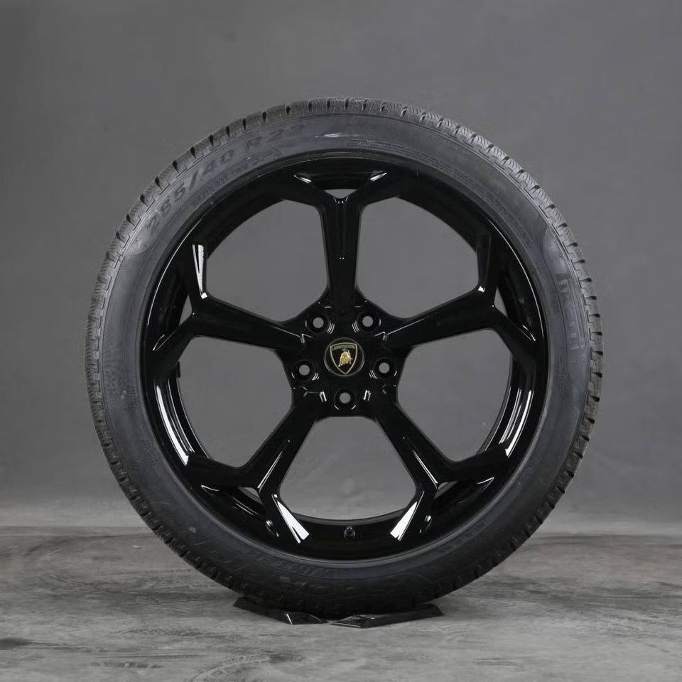 4st Lamborghini Urus 22" vinterhjul OEM - Pirelli *MOMS*