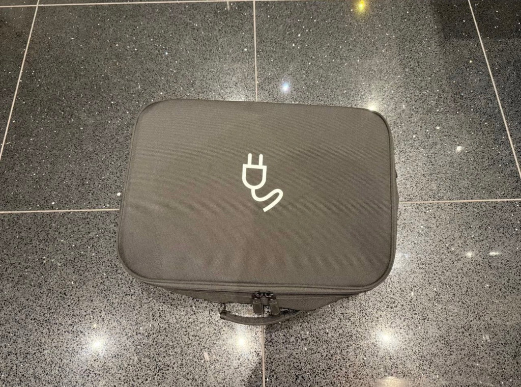 Porsche Mobile Charger Connect + Väggfäste - NYTT - *MOMS*