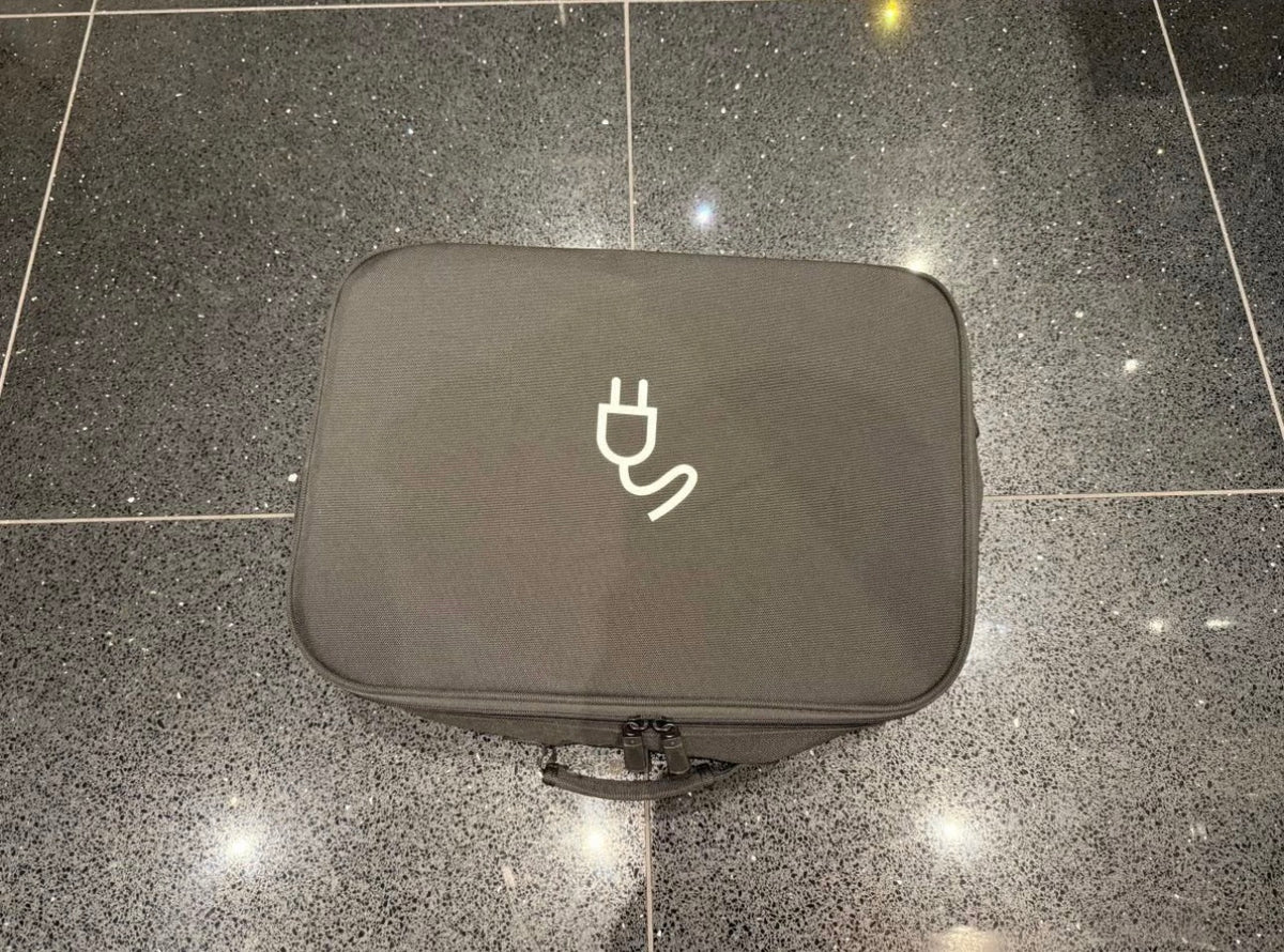 Porsche Mobile Charger Connect + Väggfäste - NYTT - *MOMS*