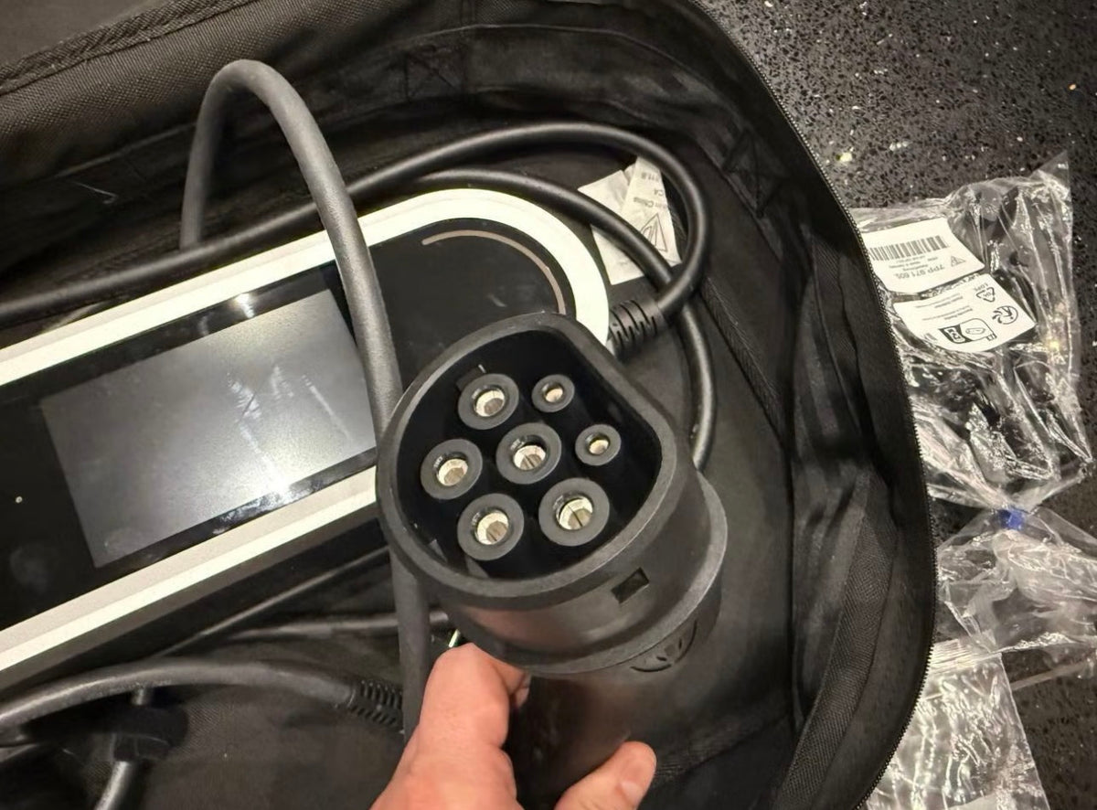 Porsche Mobile Charger Connect + Väggfäste - NYTT - *MOMS*