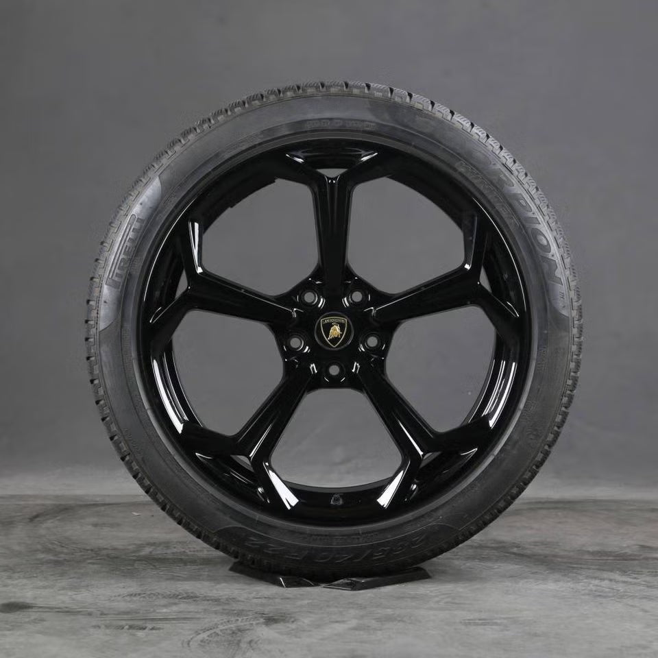 4st Lamborghini Urus 22" vinterhjul OEM - Pirelli *MOMS*